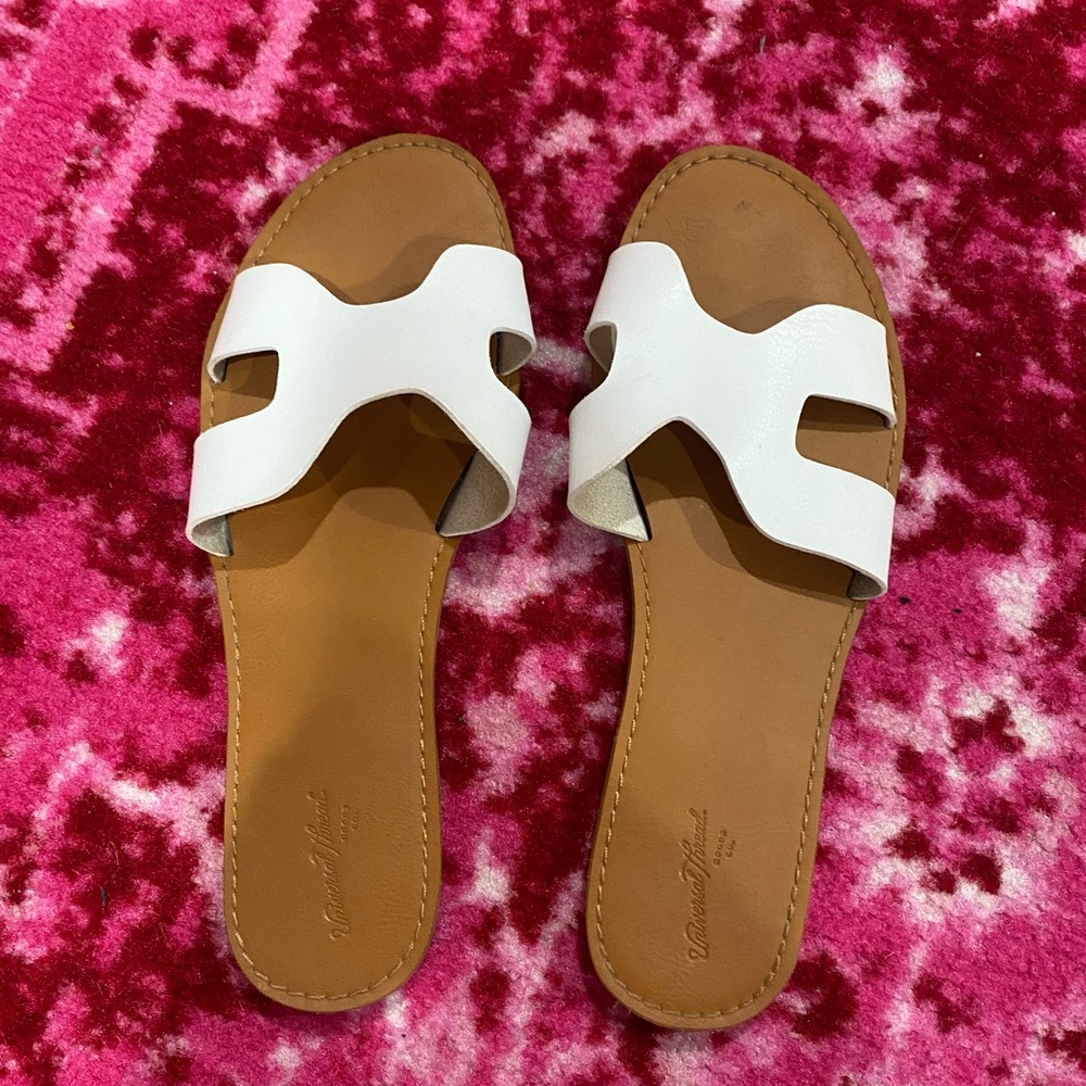 Universal Thread Sandals - Picture 2 of 3